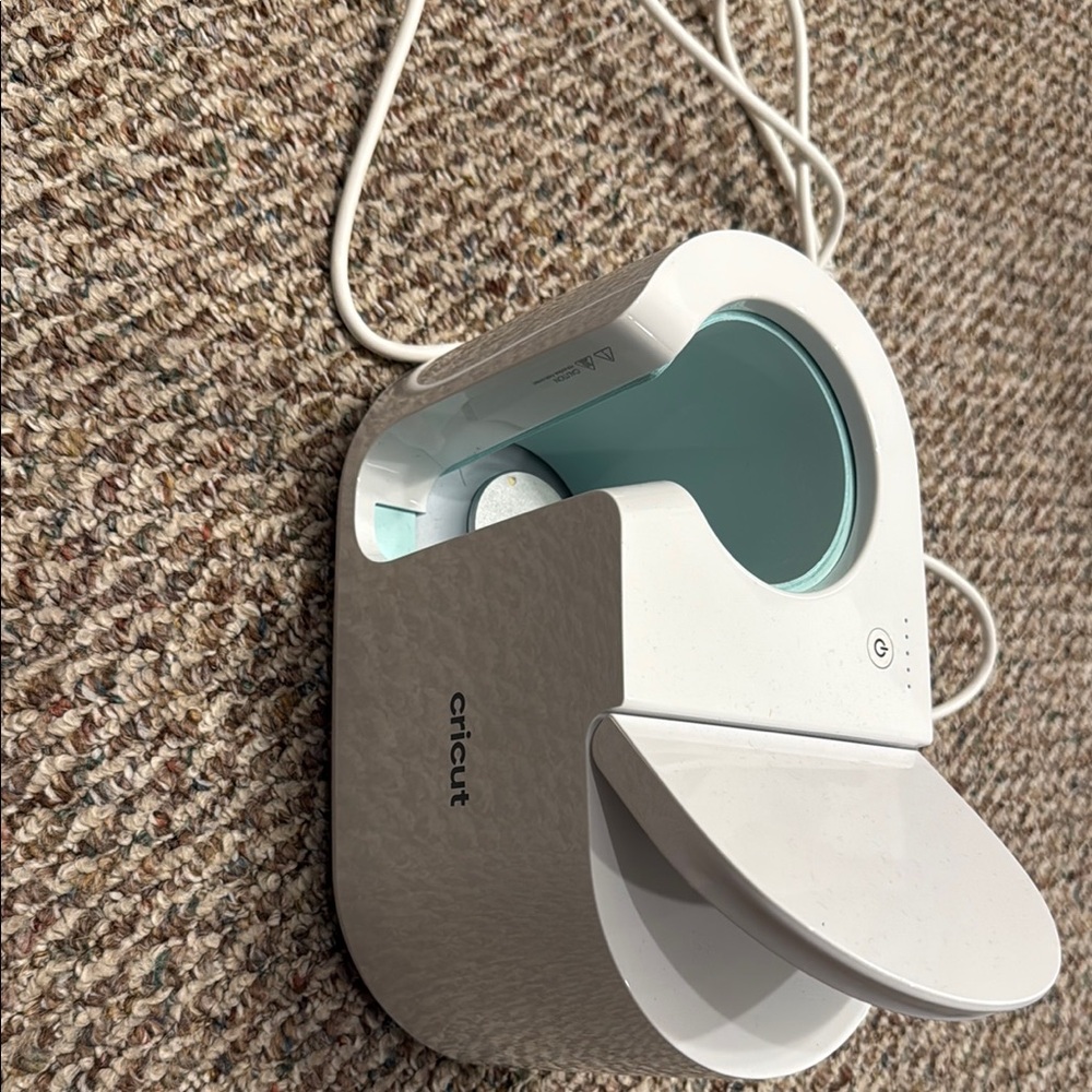 Cricut Crafting Machine in White and Light Blue
